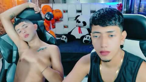 Snapshot of darwinandbrayan chatting on November 1, 2025, 12:18 pm darwinandbrayan online show from November 1, 2025, 12:18 pm