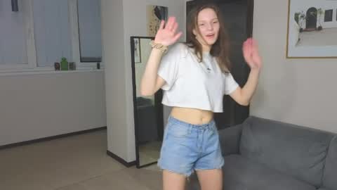 Snapshot of dasha_brown chatting on April 1, 2026, 4:37 pm Dasha online show from April 1, 2026, 4:37 pm