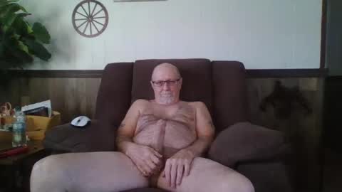 Snapshot of dave571960 chatting on January 22, 2025, 8:28 pm dave571960 online show from January 22, 2025, 8:28 pm