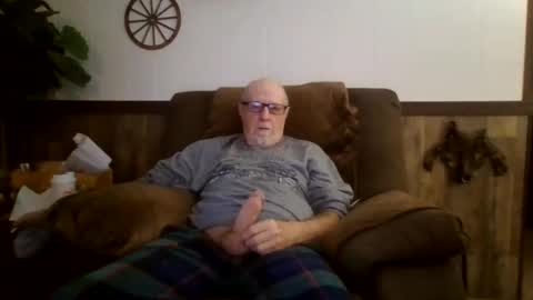 Snapshot of dave571960 chatting on October 5, 2025, 10:24 am dave571960 online show from October 5, 2025, 10:24 am