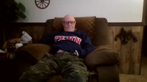 Snapshot of dave571960 chatting on October 23, 2025, 10:03 am dave571960 online show from October 23, 2025, 10:03 am