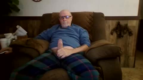 Snapshot of dave571960 chatting on October 26, 2025, 10:54 am dave571960 online show from October 26, 2025, 10:54 am