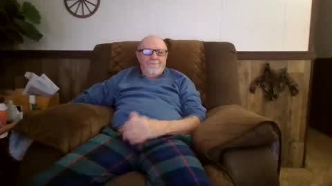 Snapshot of dave571960 chatting on November 8, 2025, 11:54 am dave571960 online show from November 8, 2025, 11:54 am