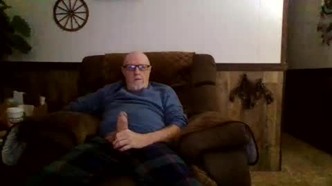 Snapshot of dave571960 chatting on November 28, 2025, 11:57 am dave571960 online show from November 28, 2025, 11:57 am