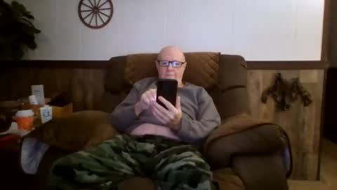 Snapshot of dave571960 chatting on January 13, 2026, 11:48 am dave571960 online show from January 13, 2026, 11:48 am