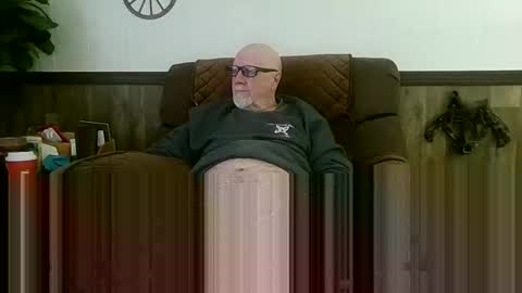 dave571960 online show from April 15, 2026, 11:28 am