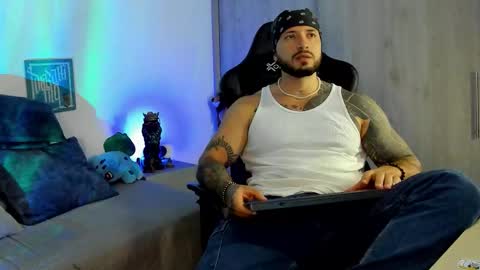 DAVE MAX online show from November 23, 2025, 3:06 am