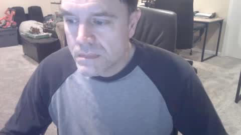 Snapshot of daved14u chatting on January 27, 2025, 6:52 am daved14u online show from January 27, 2025, 6:52 am