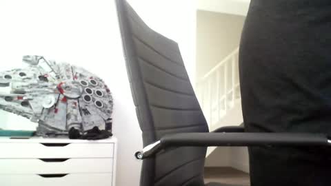 davesu12345 online show from November 17, 2025, 8:42 am