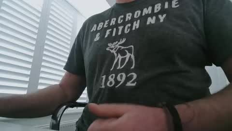 davesu12345 online show from March 5, 2026, 7:48 am