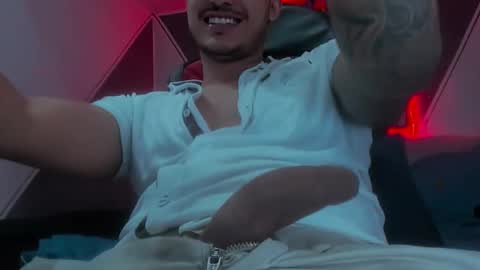 Snapshot of david__ox chatting on February 14, 2026, 9:44 pm david__ox online show from February 14, 2026, 9:44 pm