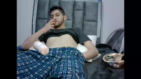 Snapshot of david_asturias chatting on January 7, 2025, 1:59 am David Asturias online show from January 7, 2025, 1:59 am