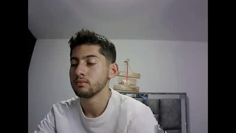 Snapshot of david_asturias chatting on January 24, 2025, 3:43 am David Asturias online show from January 24, 2025, 3:43 am