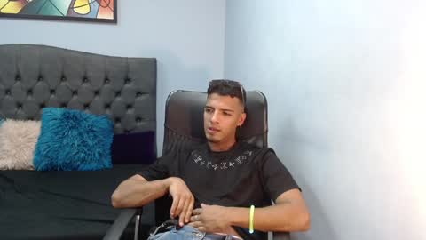 david_bandercock online show from December 5, 2024, 1:25 am