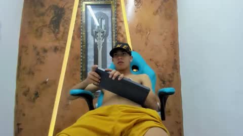 Snapshot of david_bigcock20 chatting on February 5, 2026, 7:51 pm david_bigcock20 online show from February 5, 2026, 7:51 pm