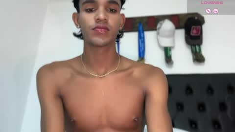 david_hot44 online show from May 21, 2026, 11:12 pm