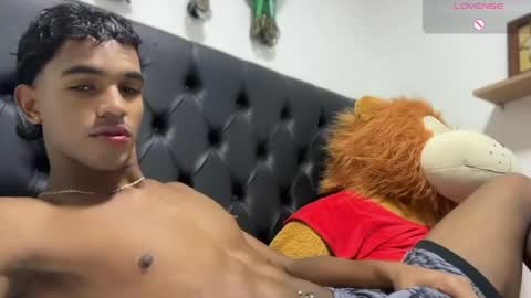 david_hot44 online show from May 26, 2026, 6:53 am
