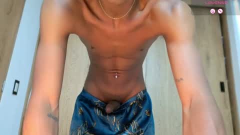 david_hot44 online show from June 19, 2026, 1:48 pm