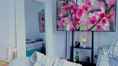 Snapshot of david_johnson372 chatting on May 2, 2026, 12:43 pm Hey im David that loves to explore and speak their fantasies. Very open talktative and nice. Feel free to chat with me online show from May 2, 2026, 12:43 pm