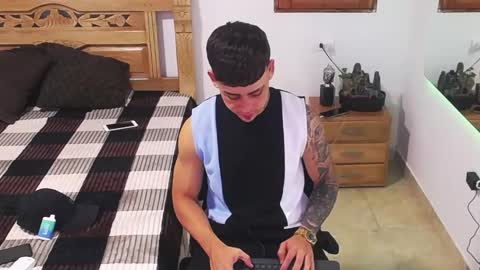 Snapshot of david_rousse_ chatting on November 18, 2025, 7:13 am luis online show from November 18, 2025, 7:13 am