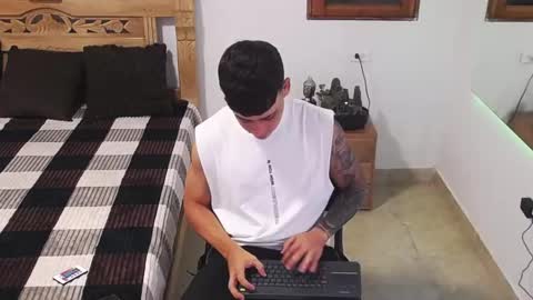 Snapshot of david_rousse_ chatting on November 20, 2025, 7:30 am luis online show from November 20, 2025, 7:30 am