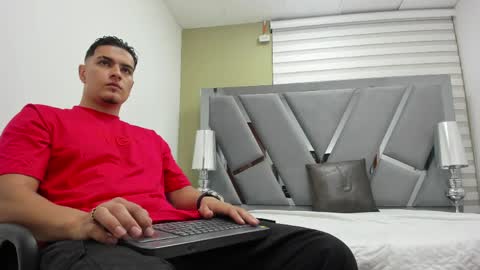 david_victoriaa online show from May 22, 2026, 12:55 pm