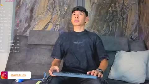 Snapshot of daviid_laid_ chatting on April 18, 2026, 8:09 pm David online show from April 18, 2026, 8:09 pm