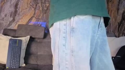 Snapshot of daviid_laid_ chatting on April 25, 2026, 8:50 pm David online show from April 25, 2026, 8:50 pm
