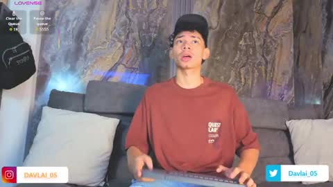 Snapshot of daviid_laid_ chatting on May 27, 2026, 12:24 pm David online show from May 27, 2026, 12:24 pm
