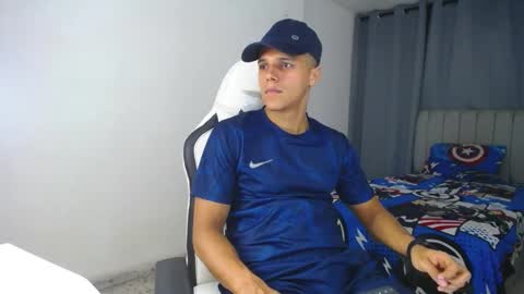 Snapshot of davisito7 chatting on January 10, 2025, 3:07 am David Angel online show from January 10, 2025, 3:07 am