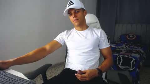 Snapshot of davisito7 chatting on January 25, 2025, 4:13 am David Angel online show from January 25, 2025, 4:13 am