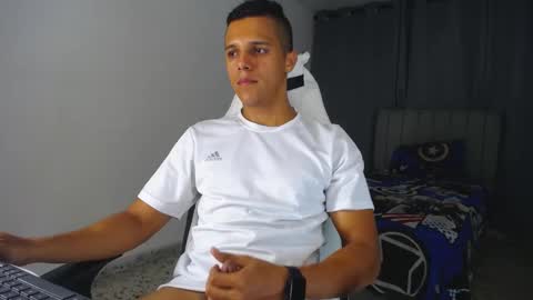 Snapshot of davisito7 chatting on March 9, 2025, 6:50 am David Angel online show from March 9, 2025, 6:50 am