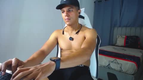 Snapshot of davisito7 chatting on October 4, 2025, 5:05 am David Angel online show from October 4, 2025, 5:05 am