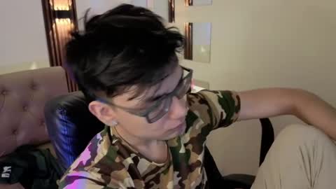 Snapshot of davoxer chatting on April 9, 2026, 3:28 am davoxer online show from April 9, 2026, 3:28 am