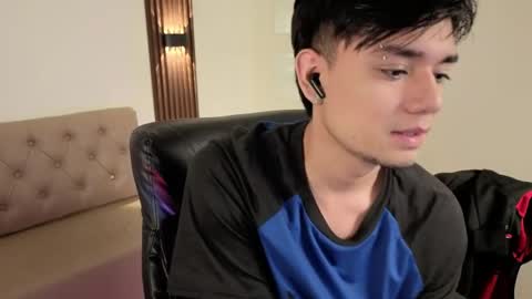 Snapshot of davoxer chatting on April 10, 2026, 3:23 am davoxer online show from April 10, 2026, 3:23 am