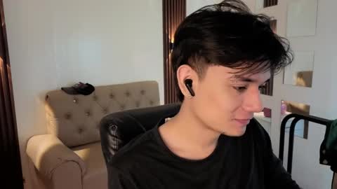 Snapshot of davoxer chatting on April 15, 2026, 2:29 am davoxer online show from April 15, 2026, 2:29 am