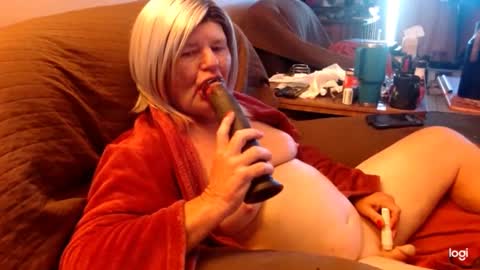 dawndoesall online show from October 8, 2025, 4:26 pm