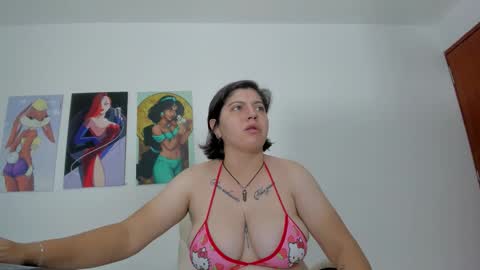 Snapshot of dayana_parra chatting on December 19, 2025, 12:12 pm dayana_parra online show from December 19, 2025, 12:12 pm