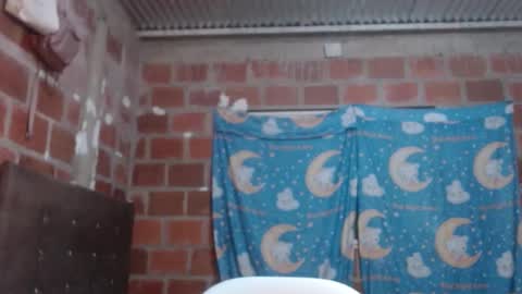 Snapshot of dayanara22 chatting on February 19, 2025, 2:01 am dayanara22 online show from February 19, 2025, 2:01 am