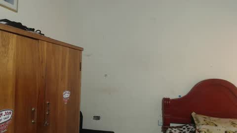 Dylon online show from December 17, 2025, 6:14 pm