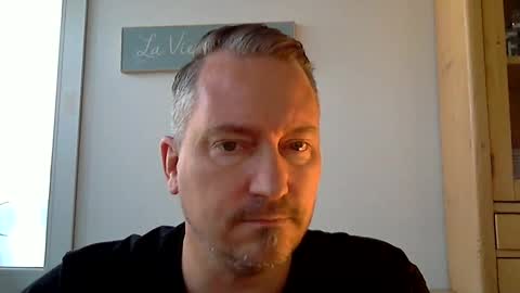 Snapshot of daytrader77 chatting on April 22, 2026, 10:28 am daytrader77 online show from April 22, 2026, 10:28 am