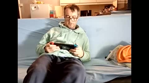 Dazzill online show from December 15, 2024, 7:31 pm