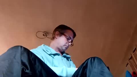 Dazzill online show from January 18, 2025, 10:39 pm