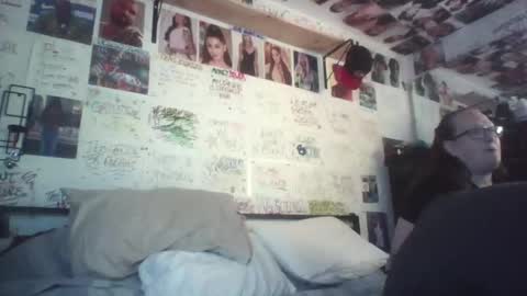 Snapshot of dbeamon92 chatting on April 22, 2026, 12:57 am dbeamon92 online show from April 22, 2026, 12:57 am