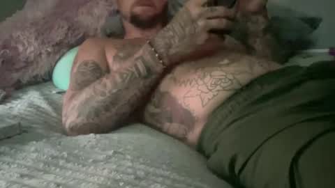 dcwells1992 online show from April 24, 2026, 12:02 am