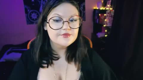 Luna online show from October 3, 2025, 9:17 am