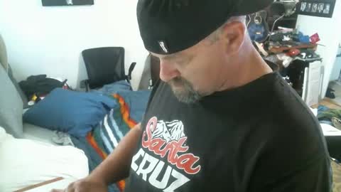 Snapshot of deango831 chatting on October 27, 2025, 5:17 pm Deango online show from October 27, 2025, 5:17 pm