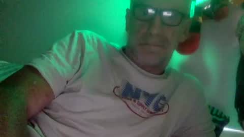 deanofflove221000 online show from October 28, 2025, 6:06 am