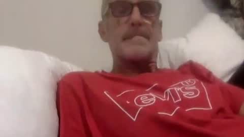 deanofflove221000 online show from November 5, 2025, 7:14 pm