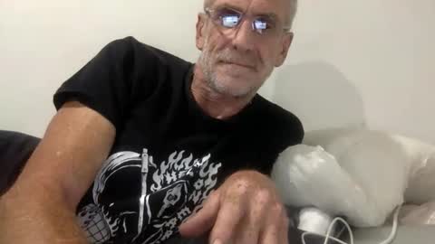 deanofflove221000 online show from February 26, 2026, 10:25 am